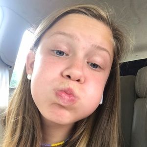 Meet your Posher, Monica